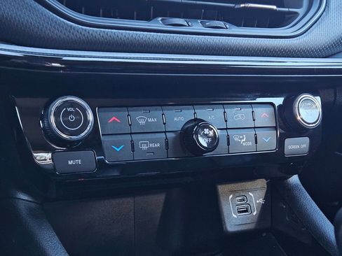 Used 2022 Jeep Compass Trailhawk w/ Trailhawk Convenience Group image 18