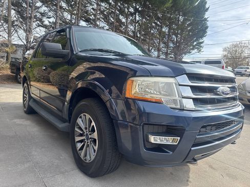 Used 2015 Ford Expedition XLT w/ Equipment Group 201A image 7