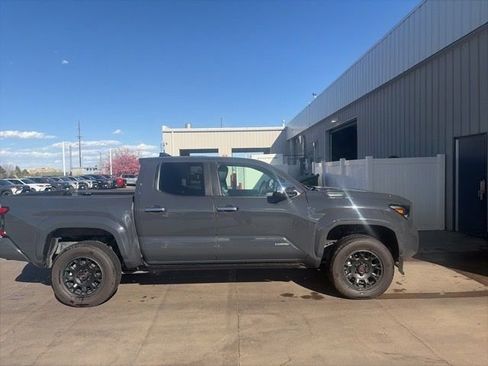 Used 2024 Toyota Tacoma Limited image 4