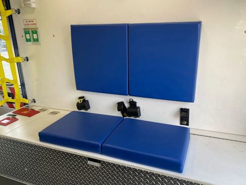 Used 2013 Chevrolet Express 3500 w/ Ambulance Package image 44