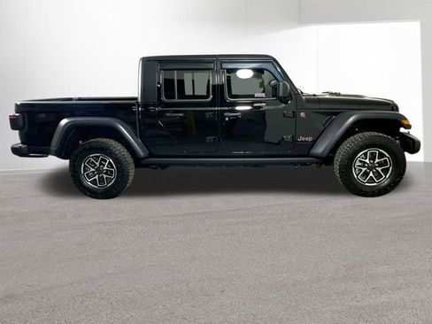 Used 2025 Jeep Gladiator Rubicon w/ Convenience Group image 35
