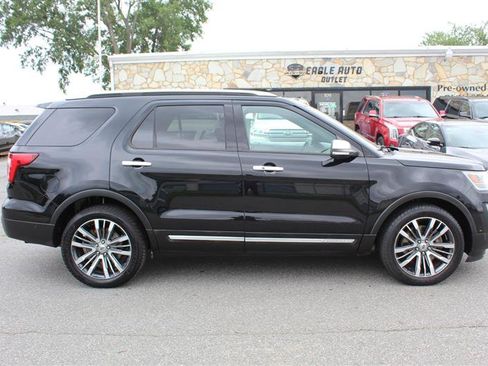 Used 2016 Ford Explorer Platinum AWD/4WD image 8
