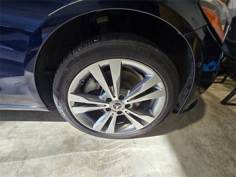 Used 2019 Mercedes-Benz C 300 4MATIC Sedan image 2