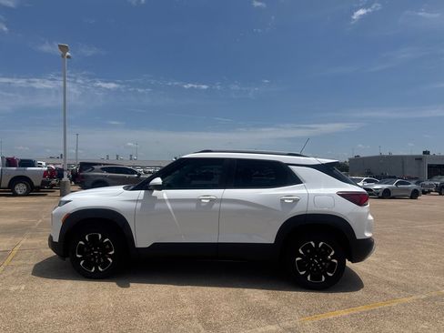 Used 2022 Chevrolet TrailBlazer LT w/ Confidence II Package FWD image 13