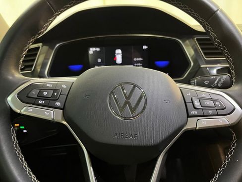 Used 2022 Volkswagen Tiguan SE AWD/4WD image 22