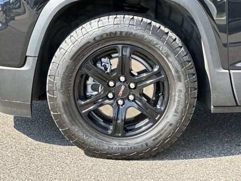 Used 2023 GMC Acadia AT4 w/ Technology Package AWD/4WD image 8