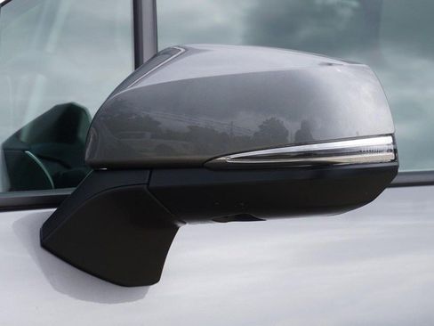 Used 2026 Toyota Sienna Limited FWD image 12