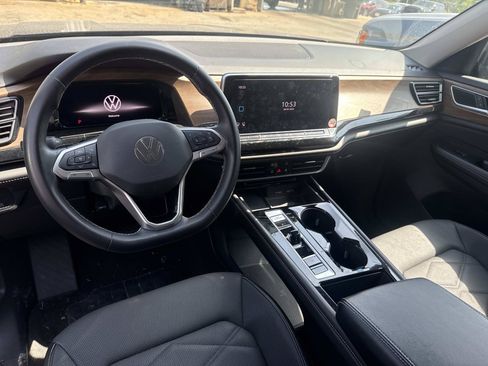 Used 2024 Volkswagen Atlas SE AWD/4WD image 4