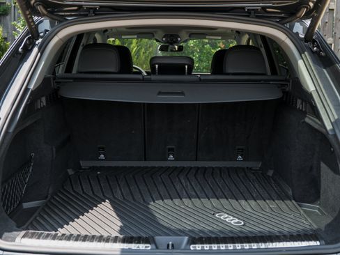 Certified 2025 Audi Q5 Premium AWD/4WD image 25