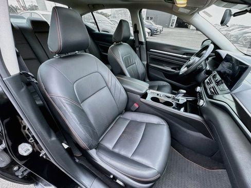 Used 2023 Nissan Altima 2.5 SR w/ SR Premium Package AWD/4WD image 24