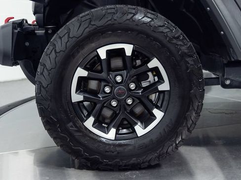 Used 2025 Jeep Wrangler Unlimited Rubicon AWD/4WD image 27