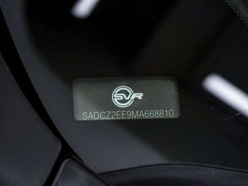 Used 2021 Jaguar F-PACE SVR image 30