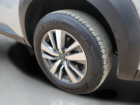 Used 2025 Nissan Pathfinder SL image 35