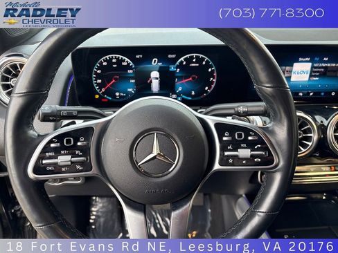 Used 2022 Mercedes-Benz GLB 250 4MATIC image 24
