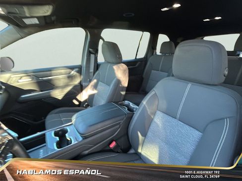 Used 2025 GMC Acadia Elevation image 25