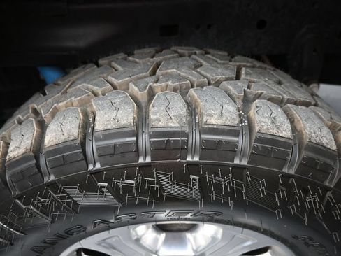 Used 2024 RAM 2500 Big Horn w/ Off Road Package AWD/4WD image 24