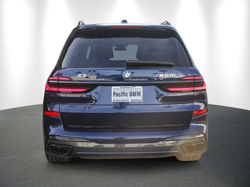 Used 2025 BMW X7 M60i image 5