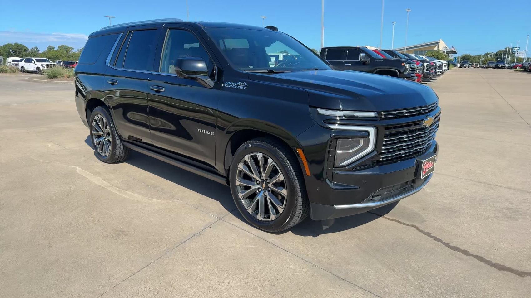 Used 2025 Chevrolet Tahoe High Country AWD/4WD image 3