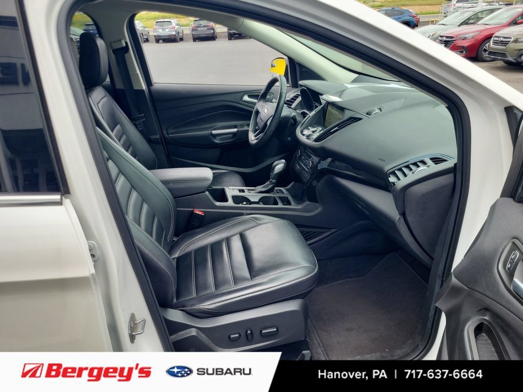 Used 2019 Ford Escape Titanium AWD/4WD image 11