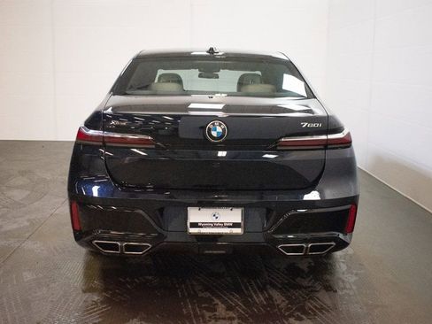 Certified 2023 BMW 760i xDrive AWD/4WD image 5