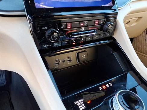 Used 2023 Jeep Grand Cherokee L Limited image 23