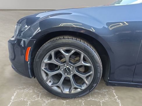 Used 2018 Chrysler 300 S image 14