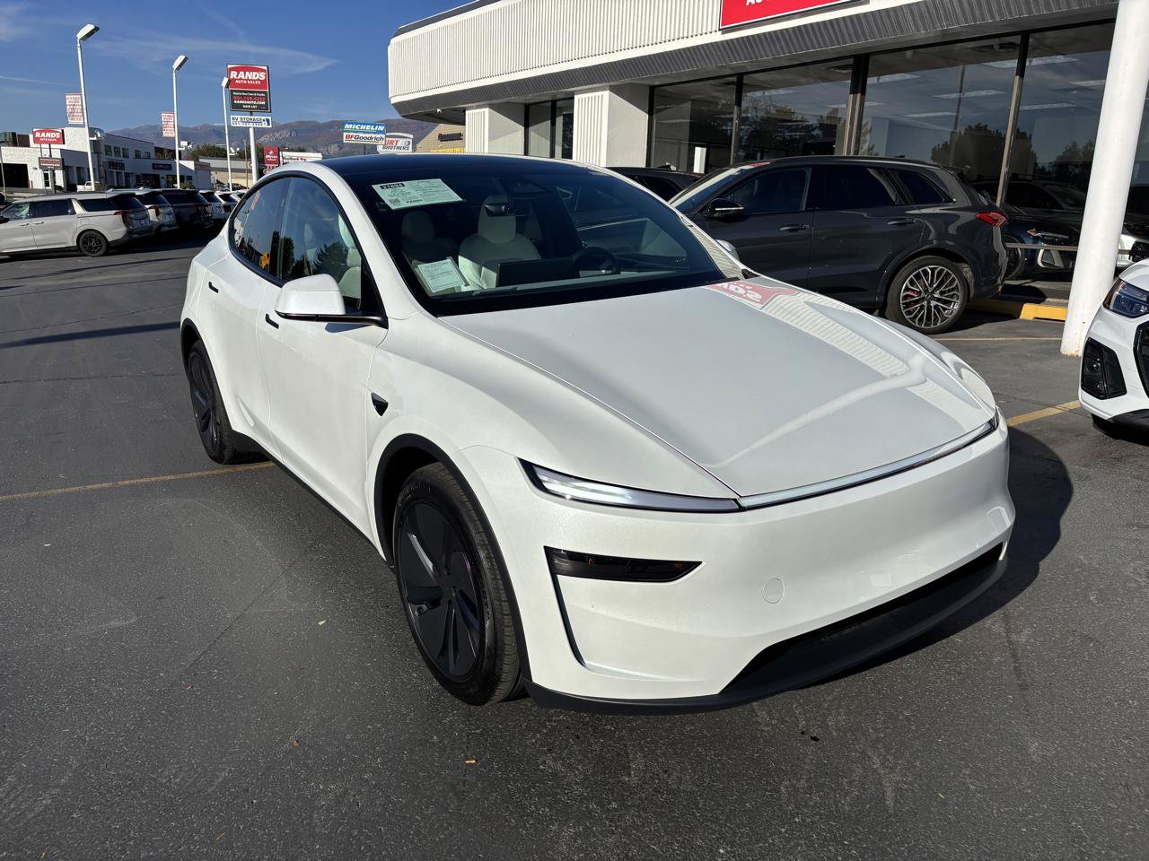 Used 2026 Tesla Model Y Long Range AWD/4WD image 2