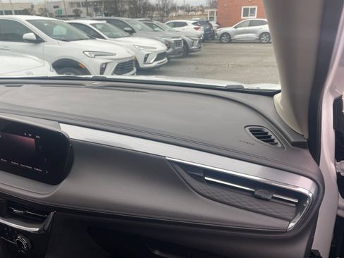 Used 2025 Buick Encore GX Preferred image 35