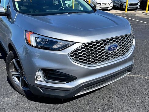 Used 2023 Ford Edge SEL w/ Convenience Package image 3