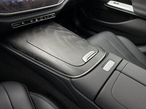 Used 2025 Mercedes-Benz E 350 4MATIC Sedan image 28
