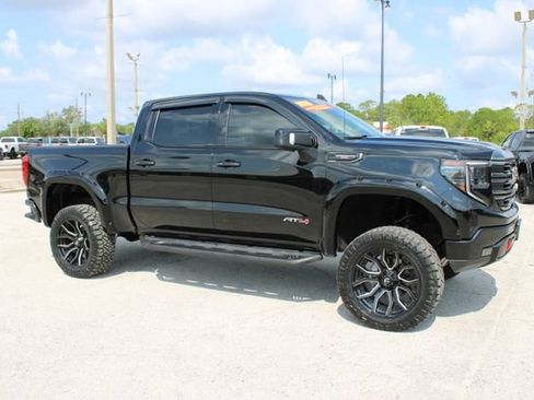 Used 2023 GMC Sierra 1500 AT4 w/ AT4 Premium Package AWD/4WD image 16