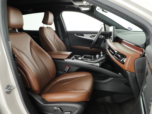 Used 2022 Lincoln Nautilus Reserve FWD image 19