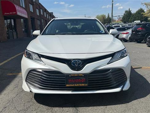 Used 2018 Toyota Camry XLE w/ Audio Package image 2