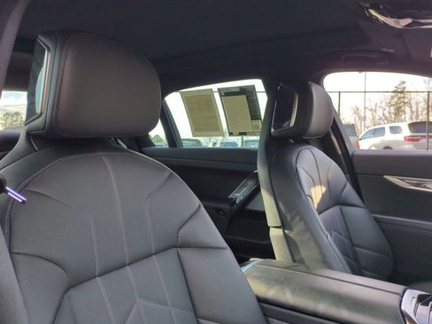 Certified 2023 BMW 740i w/ Parking Assistance Package image 33