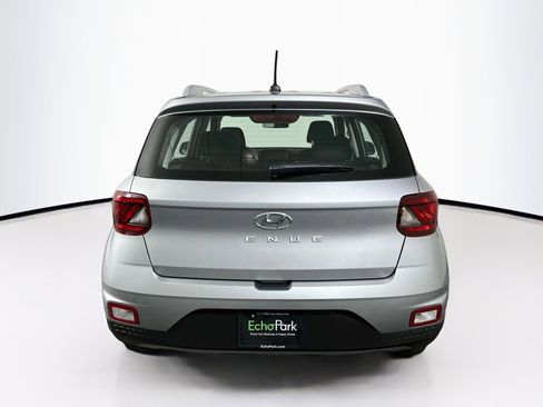 Used 2025 Hyundai Venue SEL FWD image 7