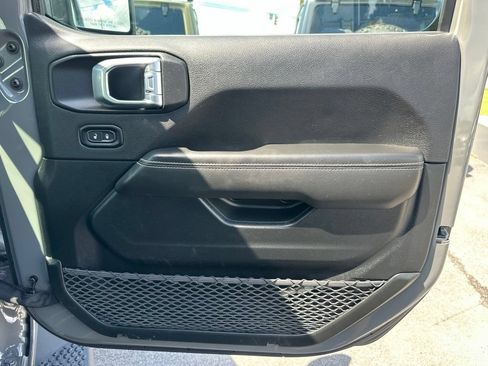 Used 2021 Jeep Wrangler Unlimited Sahara AWD/4WD image 21
