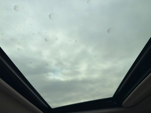 Used 2019 Toyota Avalon Limited image 13