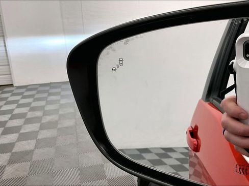 Used 2025 Nissan Frontier PRO-4X w/ Pro Convenience Package image 30