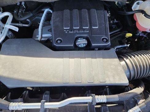 Used 2023 Chevrolet Silverado 1500 LT image 24