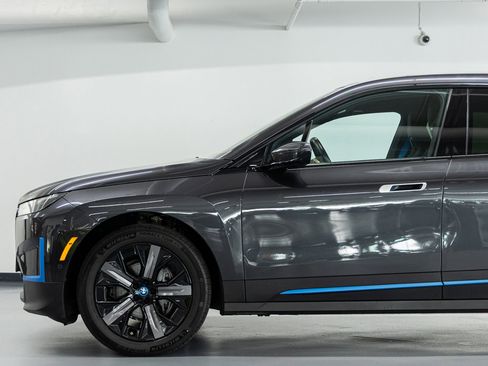 Used 2024 BMW iX xDrive50 w/ Convenience Package AWD/4WD image 12