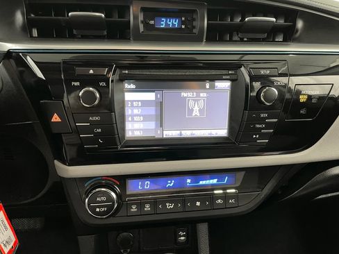 Used 2015 Toyota Corolla LE FWD image 27