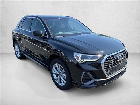 Used 2025 Audi Q3 2.0T Premium AWD/4WD image 3