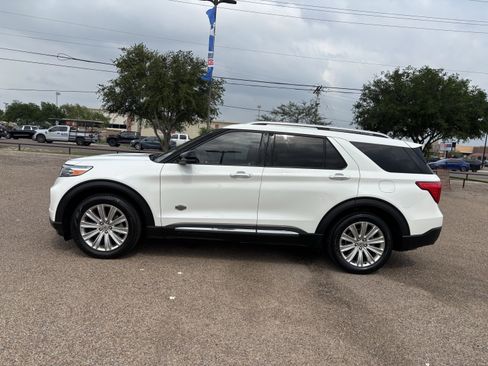 Certified 2022 Ford Explorer King Ranch w/ Class IV Trailer Tow Package RWD image 2