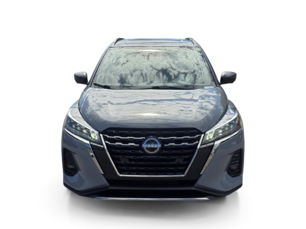 Used 2024 Nissan Kicks SR w/ SR Premium Package FWD image 2