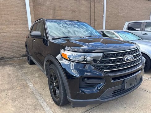 Used 2023 Ford Explorer XLT RWD image 3