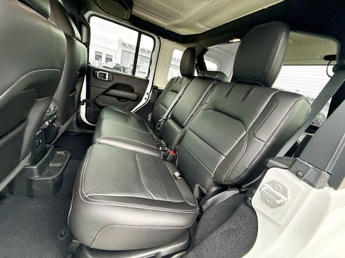 Used 2023 Jeep Wrangler Unlimited Sahara w/ Cold Weather Group image 27