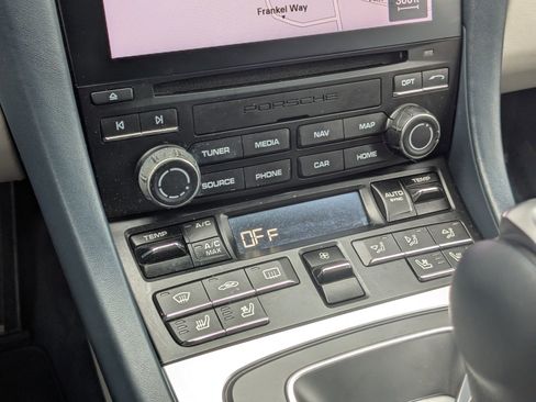 Certified 2018 Porsche 911 Carrera S RWD image 26