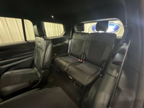 Used 2025 Jeep Grand Cherokee L Altitude AWD/4WD image 12