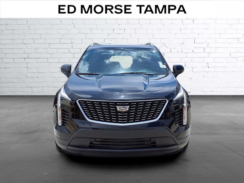 Used 2022 Cadillac XT4 Luxury w/ Cold Weather Package FWD image 6