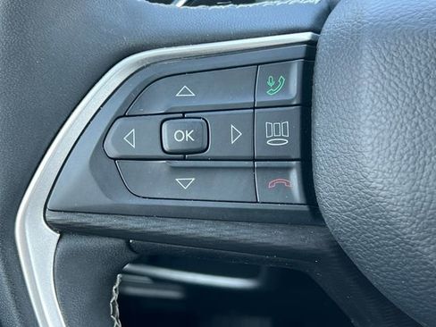 Used 2024 Jeep Grand Cherokee Altitude image 20